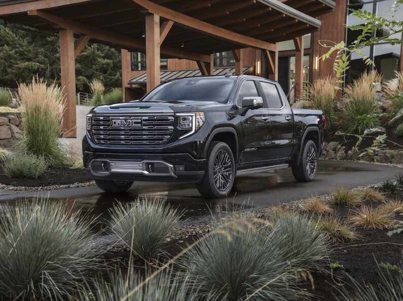 GMC Sierra 1500 Crew Cab Denali Ultimate del 2024, muy fuerte y a todo lujo